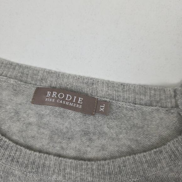 Brodie Cashmere Gray Sweater with Colorful Accents - Picture 6 of 9